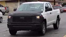 Toyota Tundra refresh spy pics