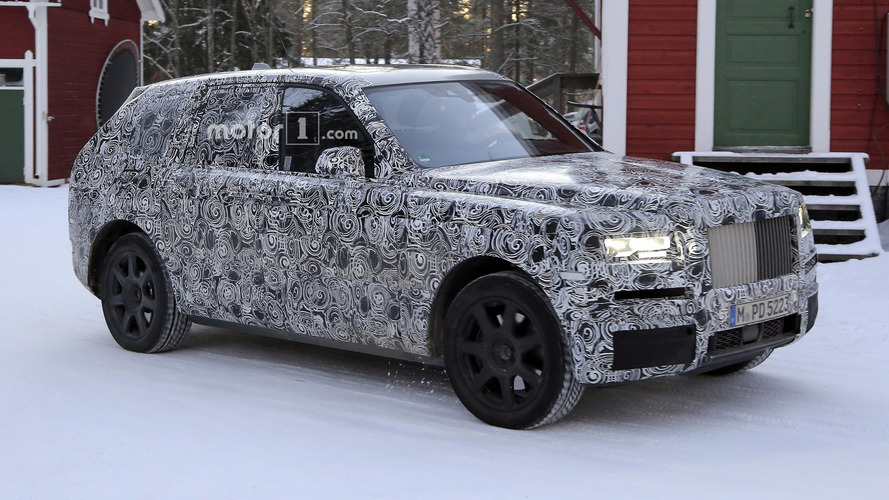Rolls-Royce Cullinan 2019 fotos espia