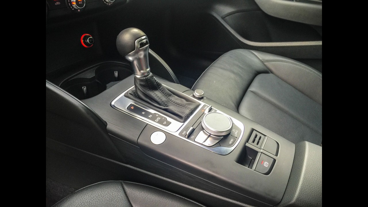 Teste CARPLACE: novo VW Jetta 1.4 TSI desafia o "primo rico" Audi A3 Sedan