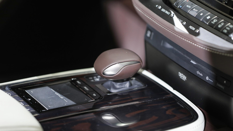 2018 Lexus LS: Detroit 2017
