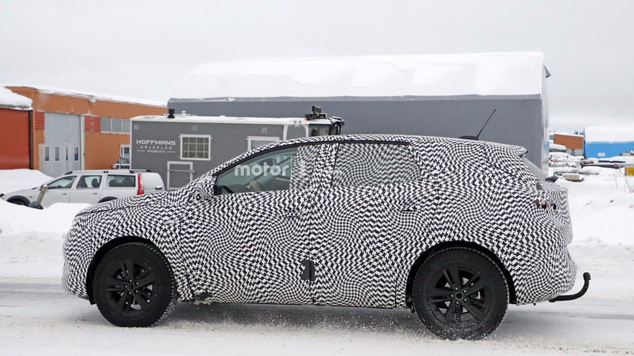 2017 Opel Grandland X spy photo
