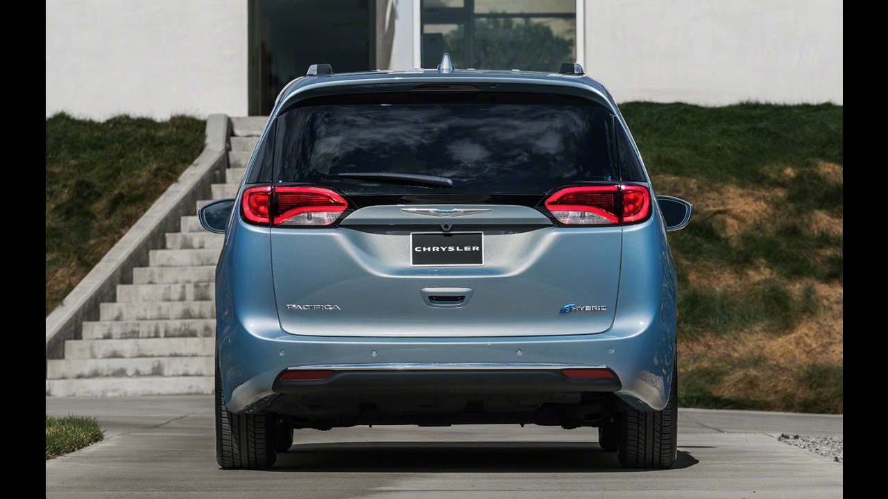 Chrysler Pacifica estreia tecnologia de carro autônomo da parceria FCA e Google