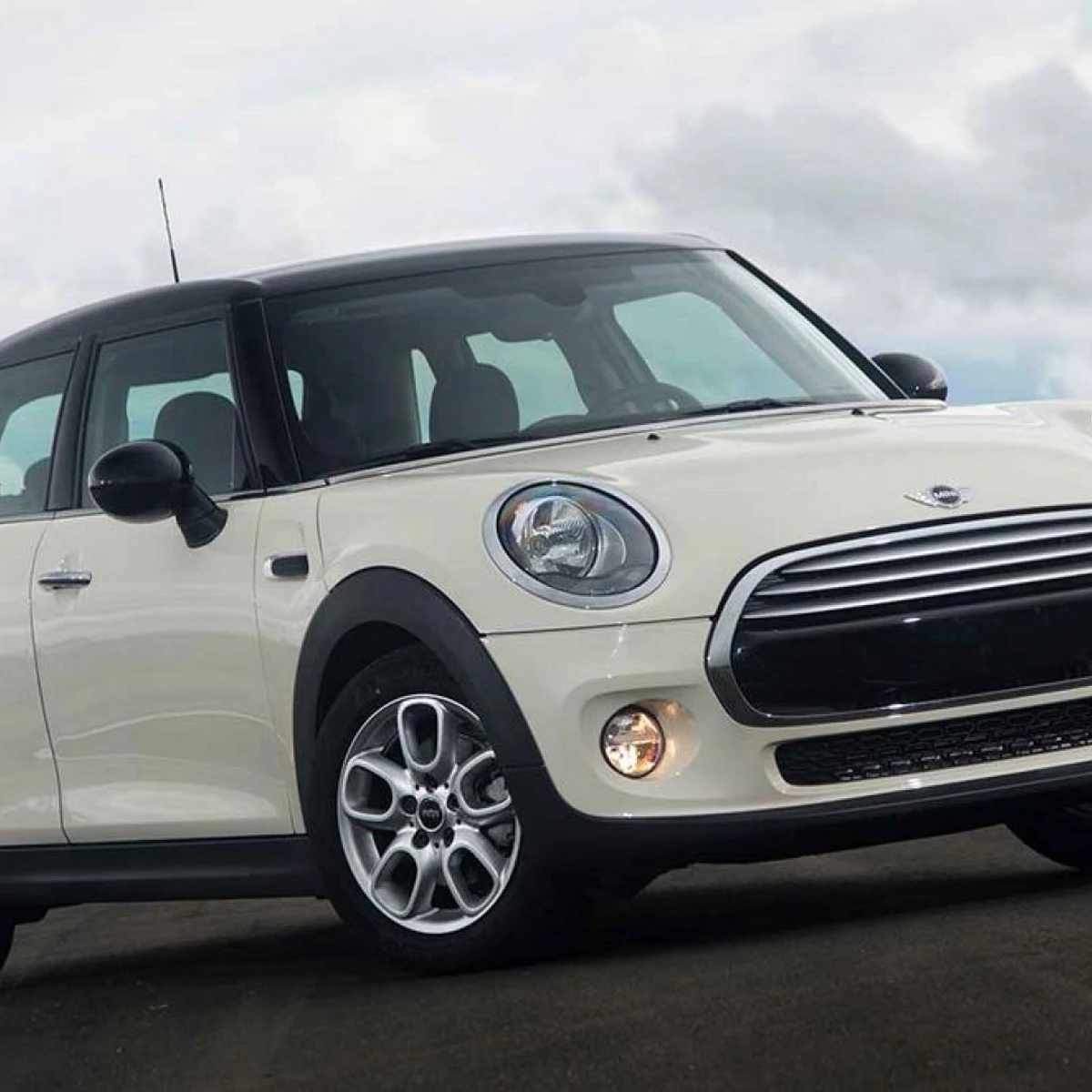 希少！Mebetoys Mini Cooper 5台セット A-28 61 mini-cooper-5-portas-chega-ao-