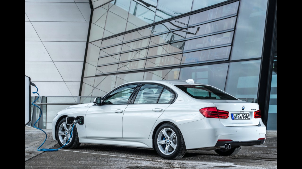 Com estreia em 2018, próximo BMW Série 3 terá versão 100% elétrica