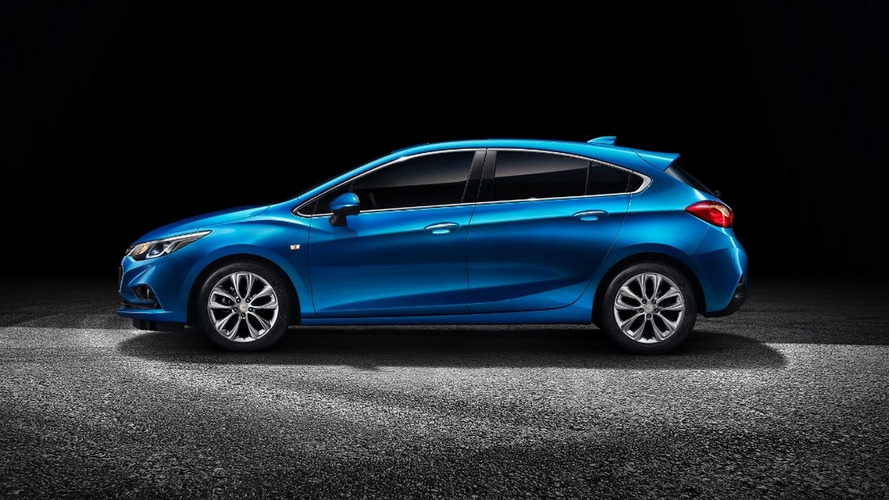 Cruze Hatch China