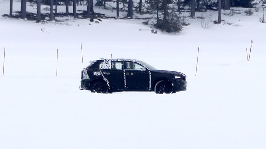 2018 Volvo XC40 spy photo