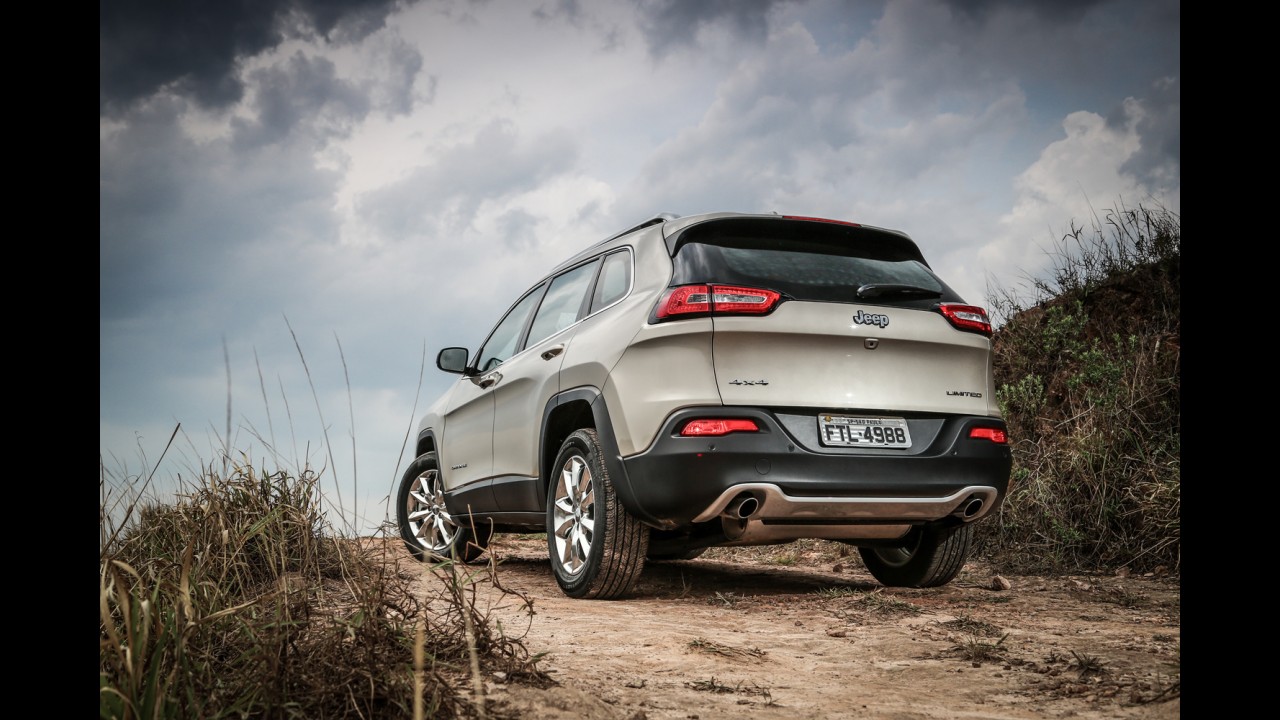 Jeep faz recall do Cherokee no Brasil para corrigir