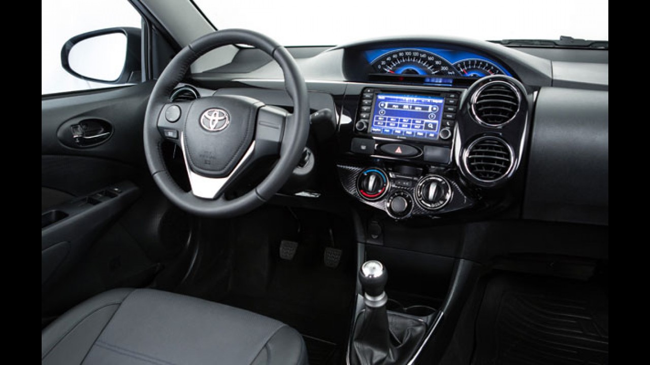 Teste CARPLACE: versão Platinum tenta emprestar prestígio ao Etios