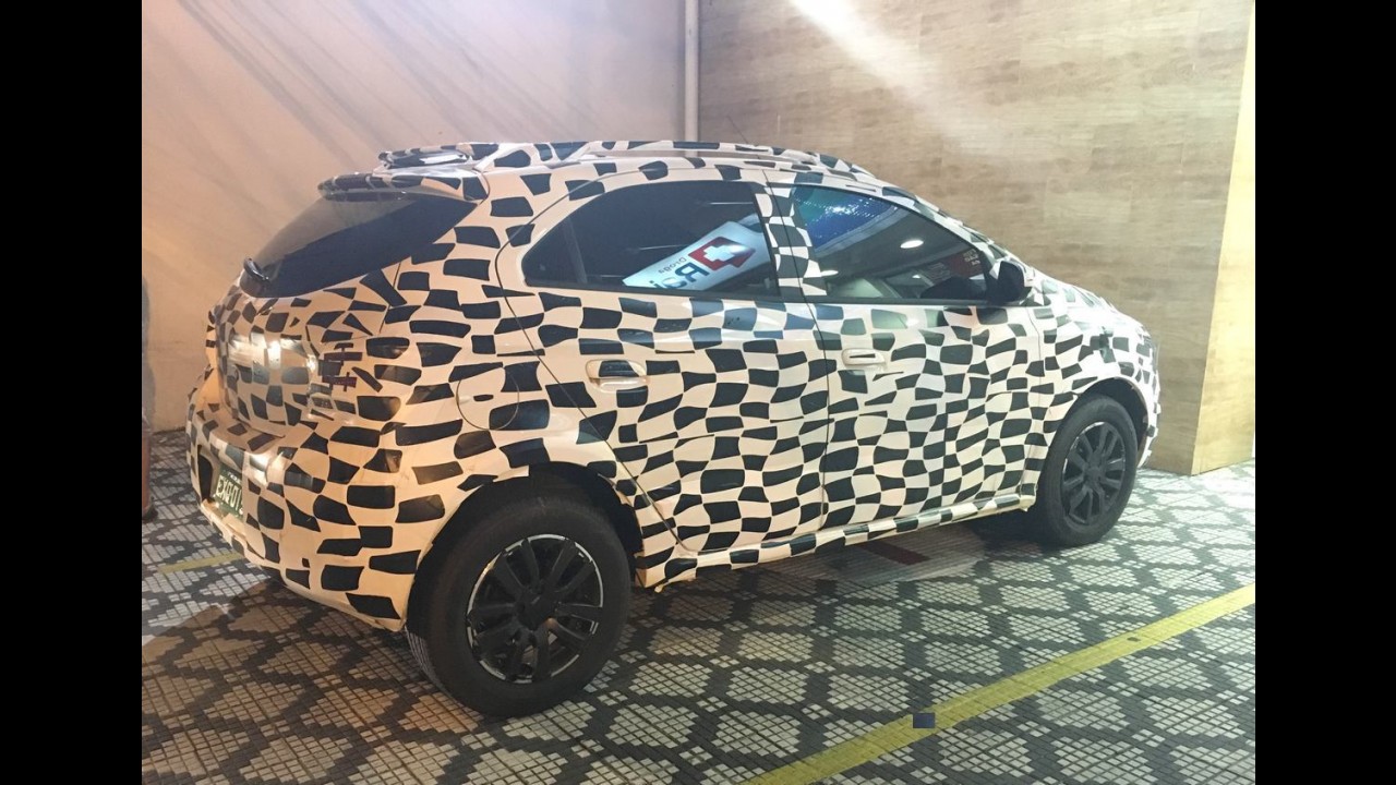 Flagra: Onix 2017 reestilizado é clicado por leitor no interior de São Paulo