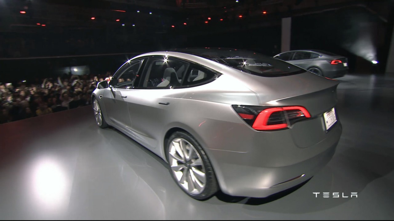 Com recorde de encomendas, Tesla Model 3 é um dos maiores lançamentos da história