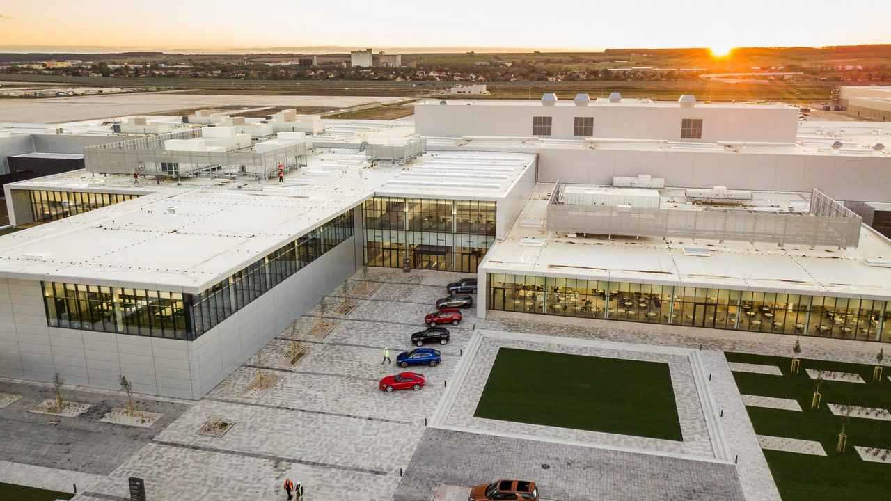 Jaguar Land Rover Slovakya’da yeni bir fabrika açtı