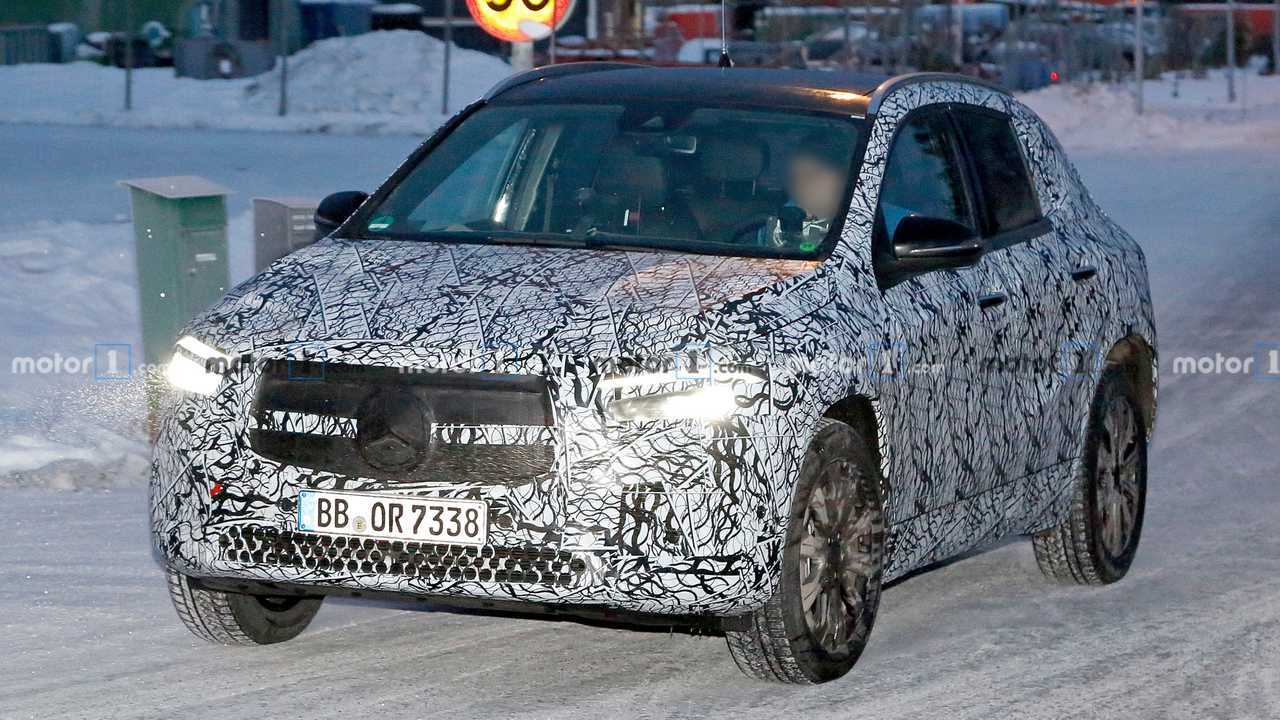 Mercedes-Benz EQA spy photo