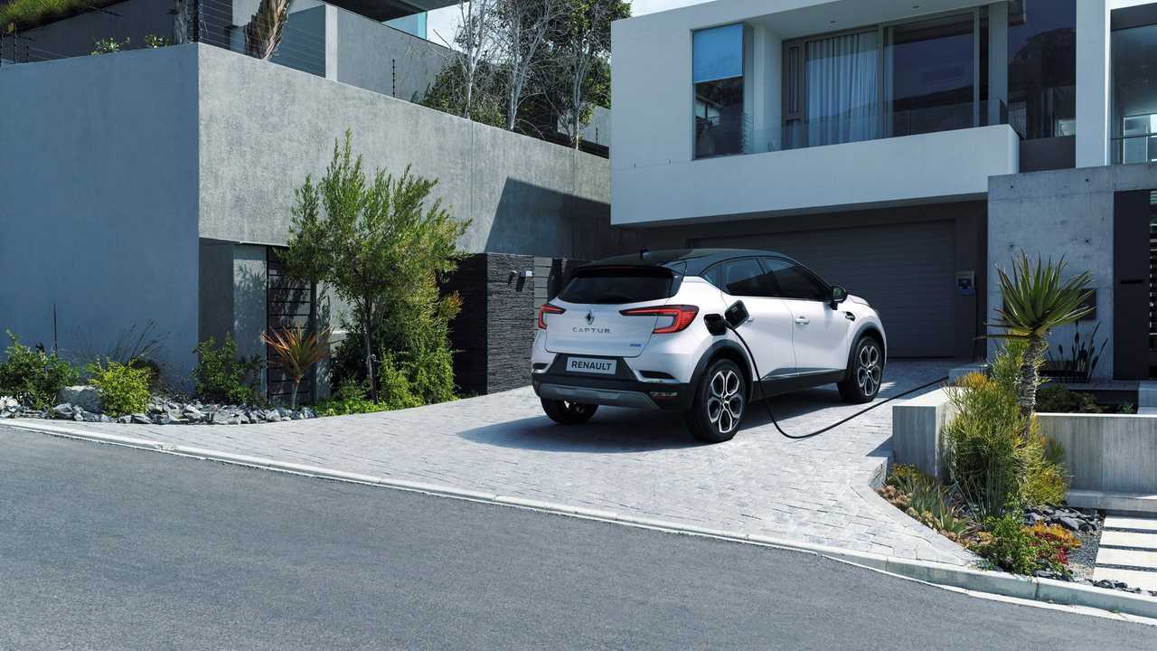 Yeni Captur ve Clio'nun Hibrit Versiyonları (2020)