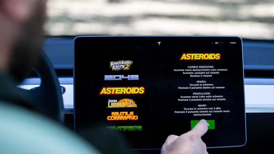 Auto elettriche, è corsa all'intrattenimento per ingannare il tempo di ricarica