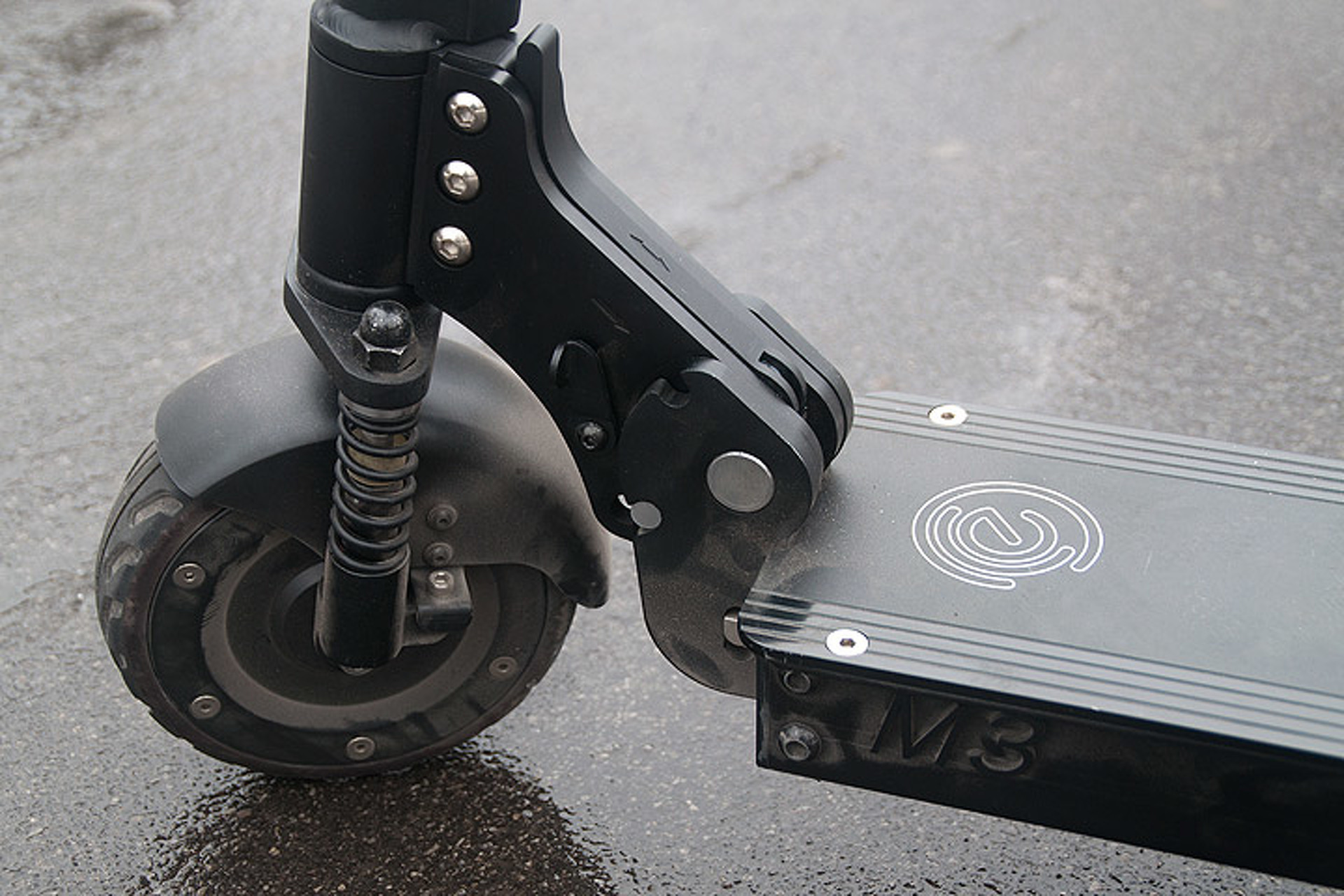 The EcoReco M3 e-Scooter is Small in Size, Big in Fun: Review