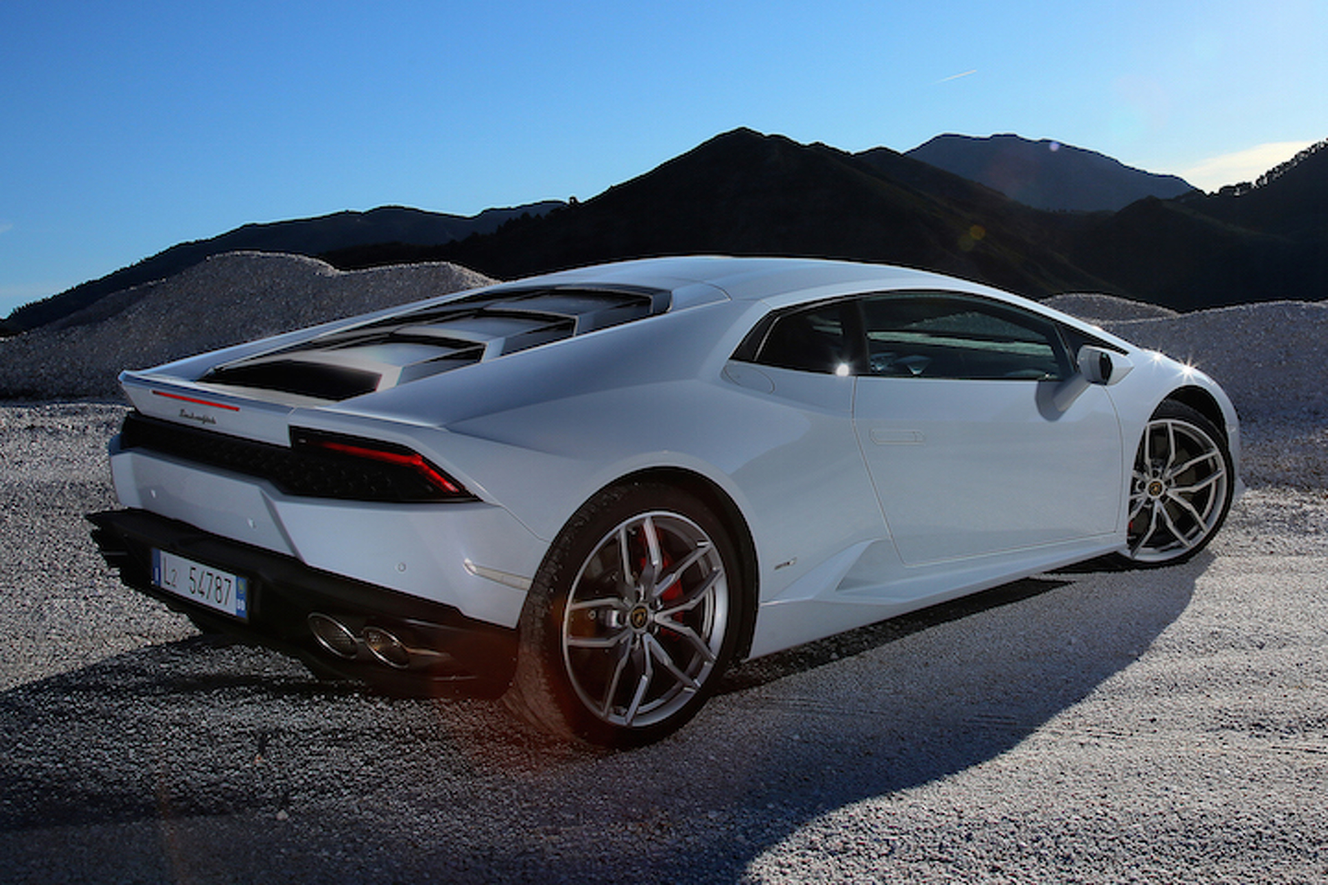 Pro Tip: Don't Try Buying a Lamborghini With $148K in Laundered Cash