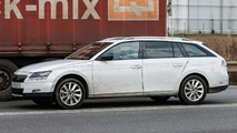 2015 Skoda Superb Combi spy photo