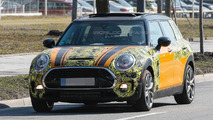 2016 MINI Clubman spy photo