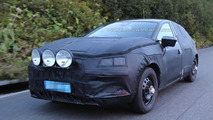 2016 SEAT crossover chassis testing mule spy photo