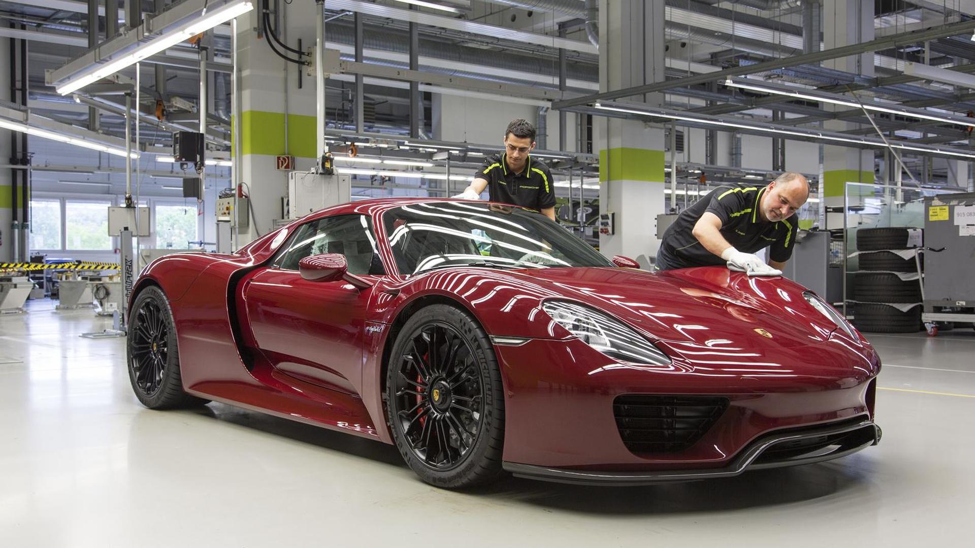 Porsche 918 replacement coming, but not until 2025