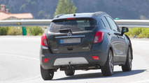2016 Opel Mokka facelift spy photo