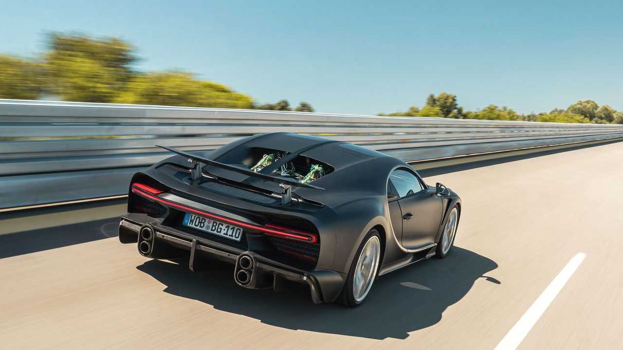 Bugatti Chiron Super Sport 300+ Et Pur Sport Prendre Sur Nardo Ensemble