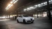 2021 Alfa Romeo Stelvio Ti (exterior)