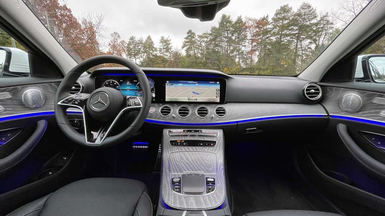 2021 Mercedes-Benz E-Class All-Terrain dash wide