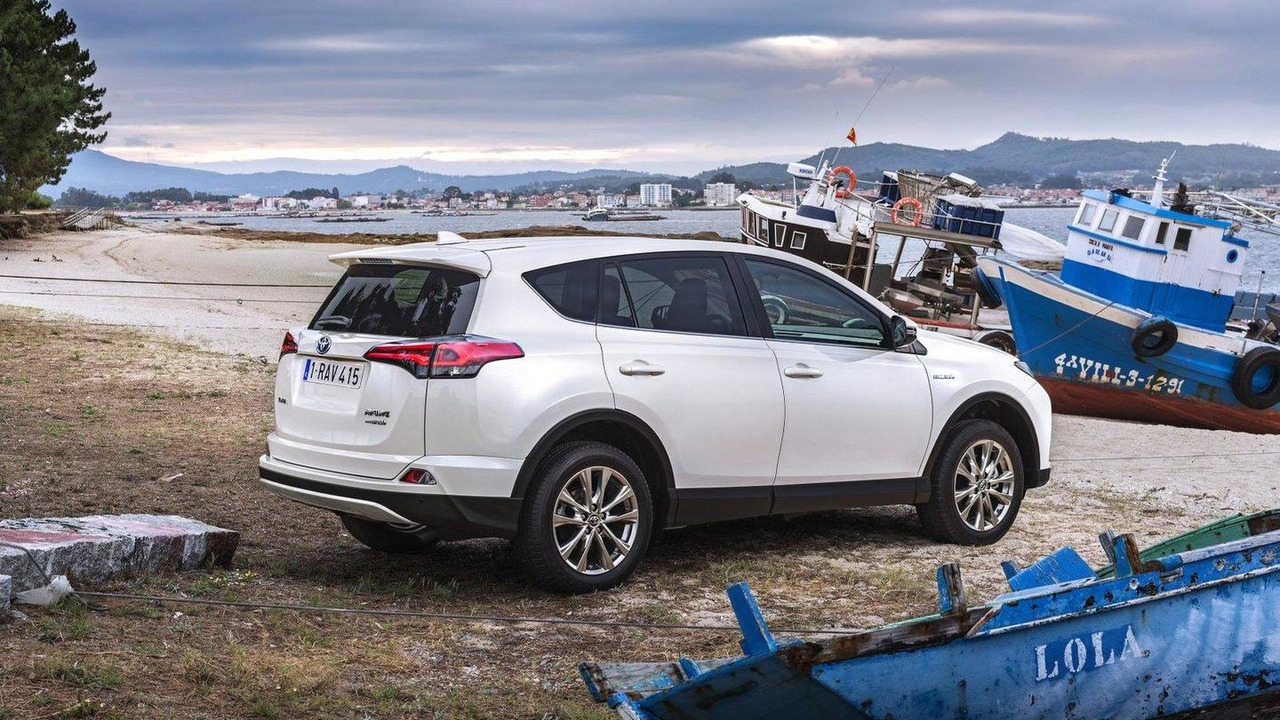 Toyota Rav4 Hybrid Euro Spec Motor1 Photos Toyota Rav4 Hybrid Euro Spec