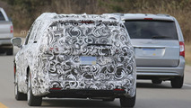 2017 Chrysler Town & Country spy photo