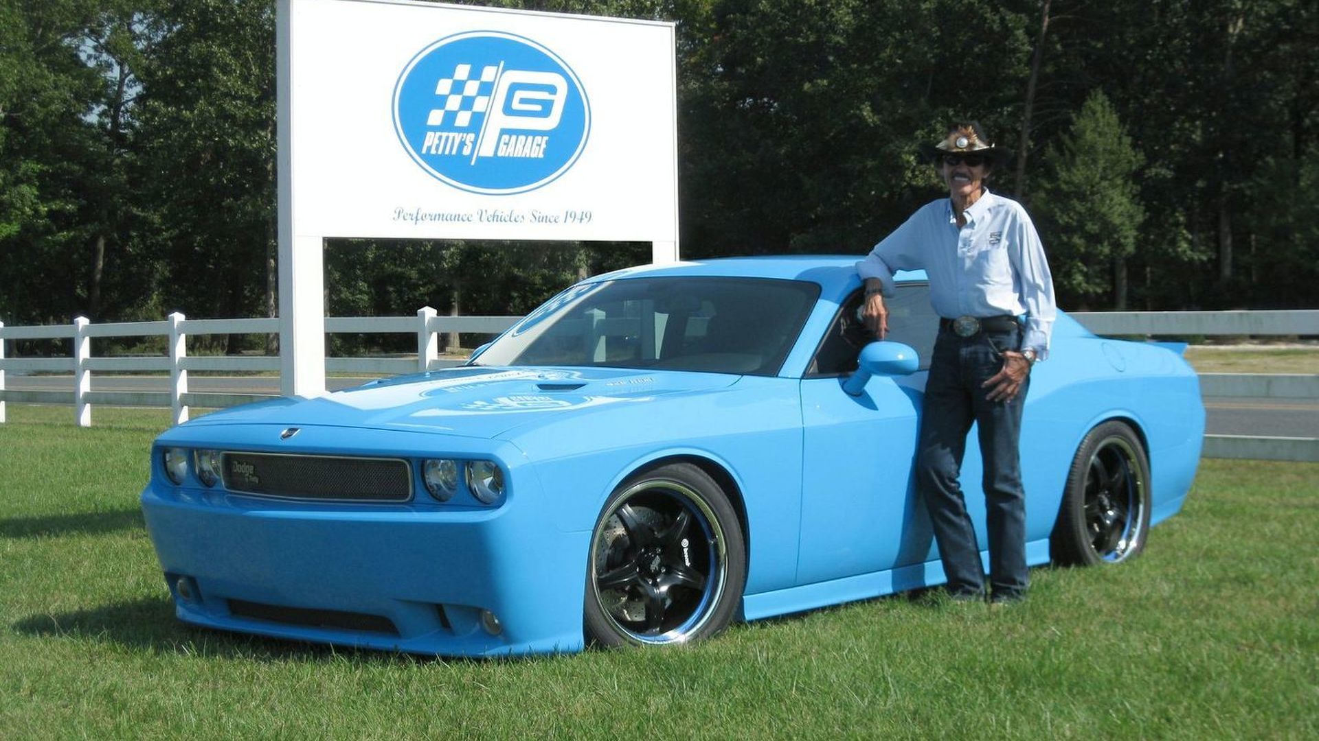 Richard Petty's Garage Tunes Dodge Challenger for Charity