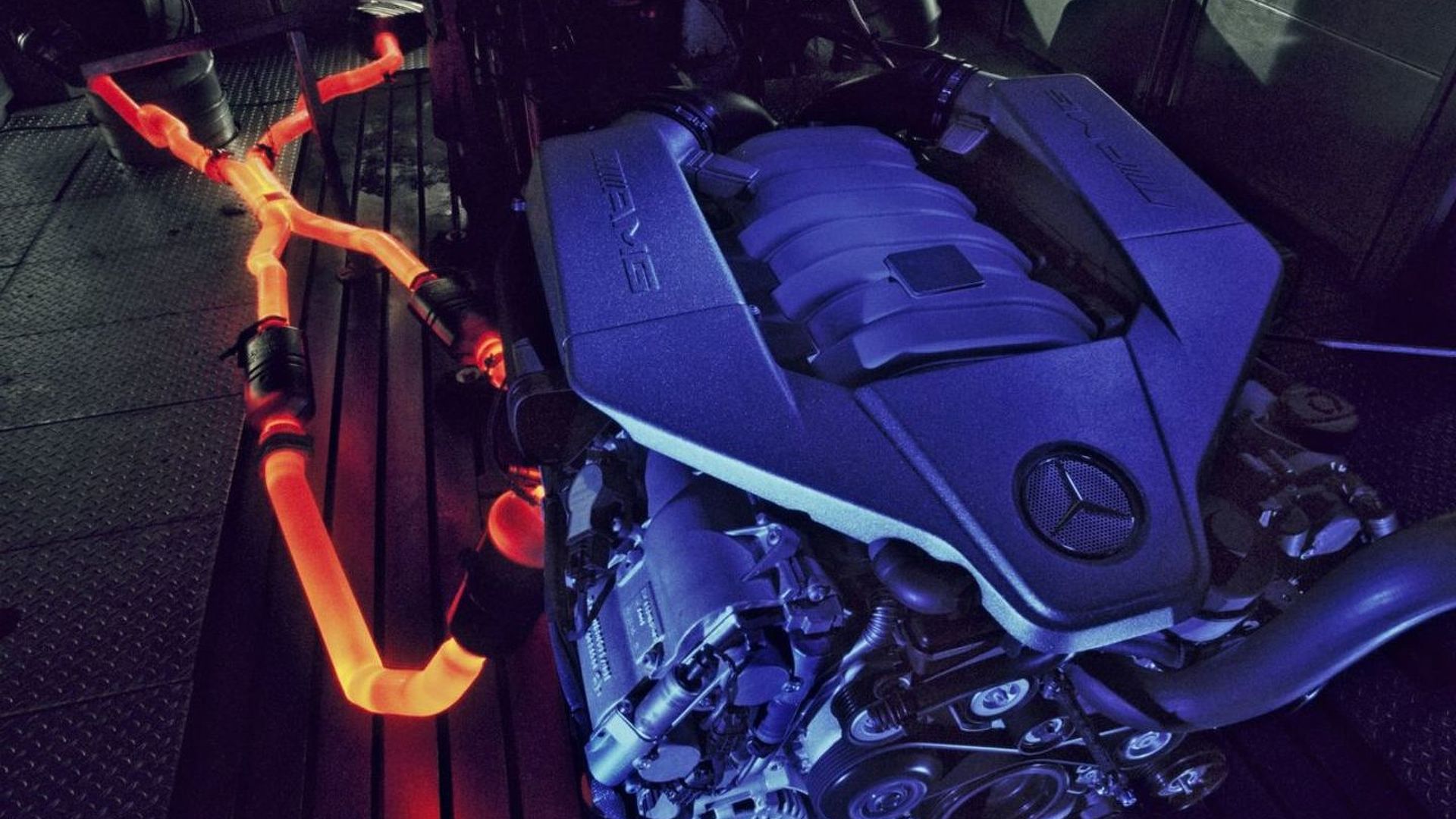 https://cdn.motor1.com/images/mgl/X3eEE/s6/2009-189729-mercedes-benz-amg-6-3-litre-v8-engine-bench-testing1.jpg