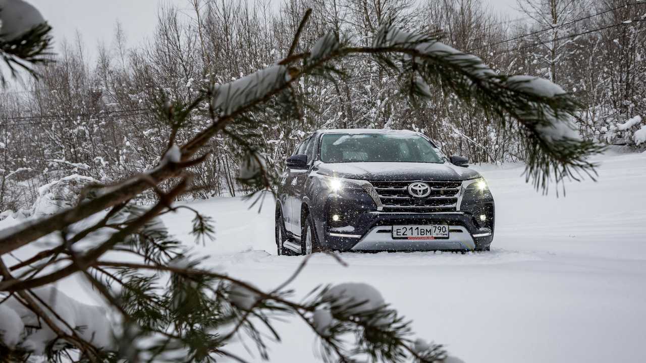 Toyota Fortuner (2020) и русская зима