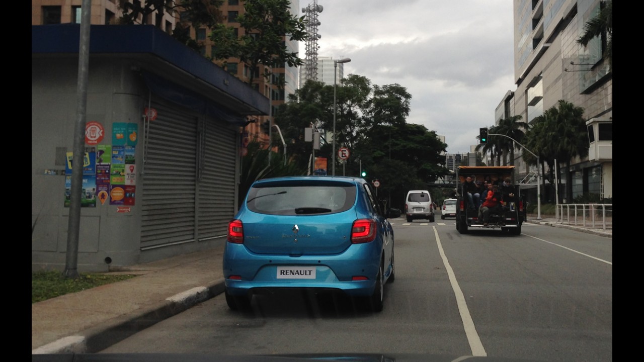 Novo Sandero 2015: versões, conteúdos e preços estimados