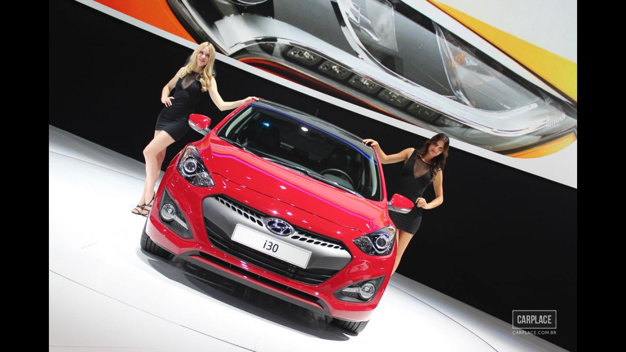 Hyundai mostrará Novo i30 com inovador sistema de conectividade total em Genebra