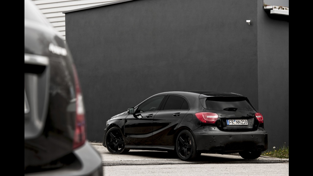 Mercedes-Benz divulga primeiras imagens oficiais do esportivo A45 AMG