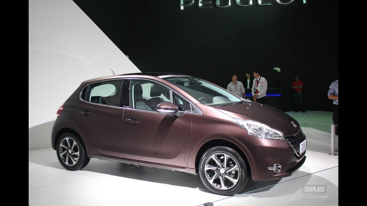 Salão do Automóvel: 208 nacional marca a virada da Peugeot - hatch chega em abril