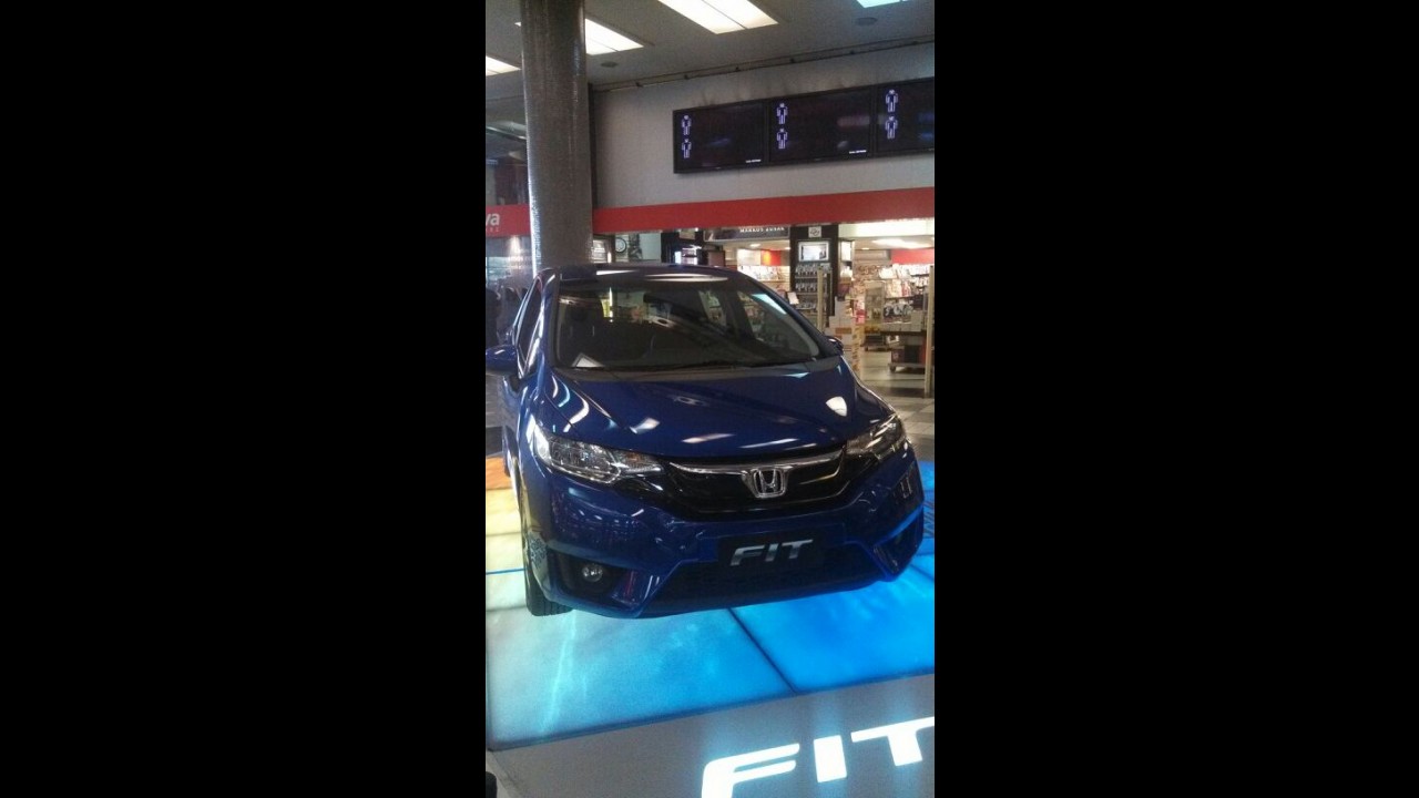 Honda repete estratégia da Nissan e exibe novo Fit em aeroporto de SP
