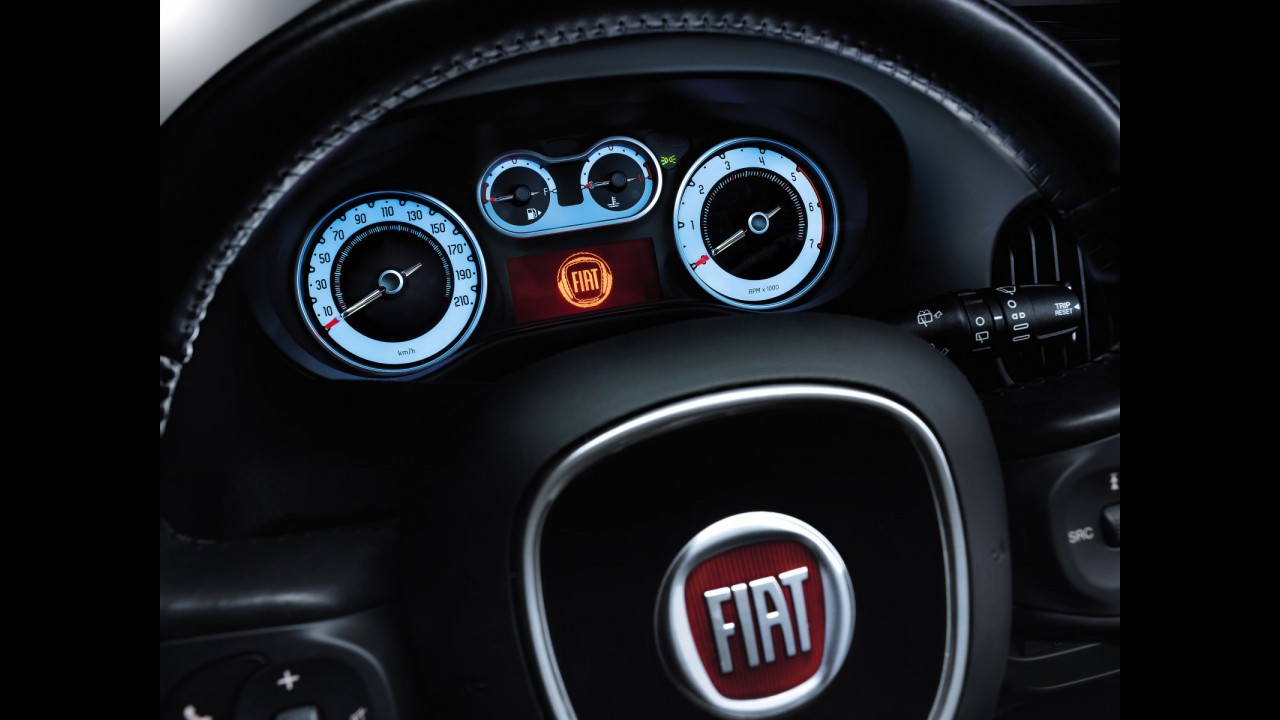 Reveladas as primeiras imagens oficiais do interior do novo Fiat 500L