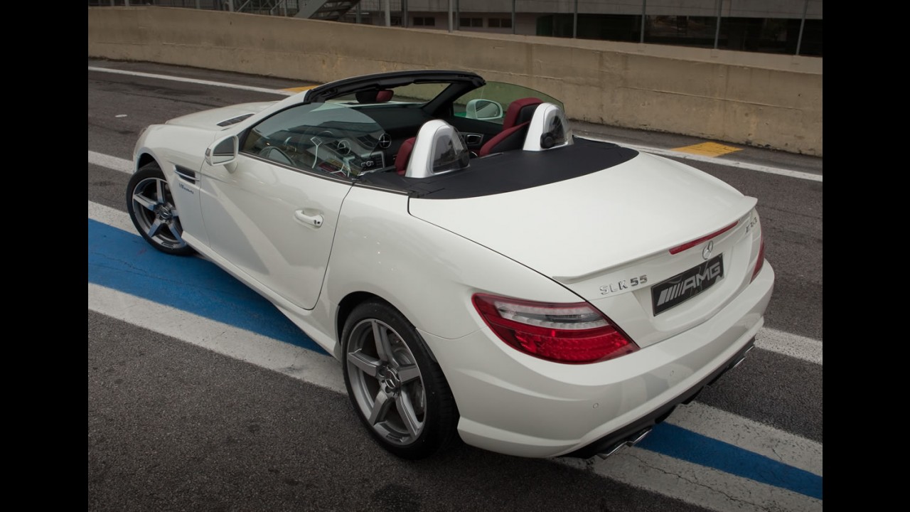 Novo Mercedes SLK 55 AMG é lançado no Brasil por US$ 244.900