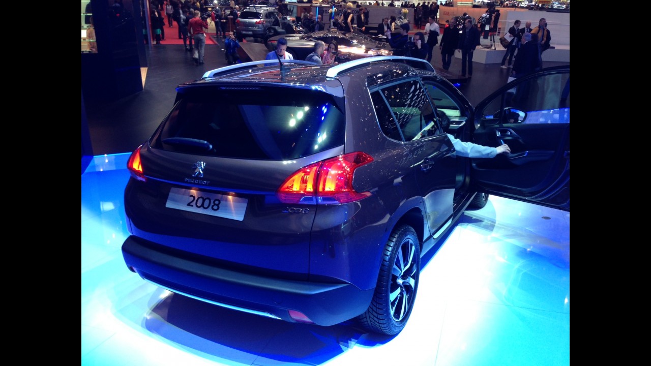 Direto de Genebra: brasileiro em 2014, Peugeot 2008 é estrela do Salão