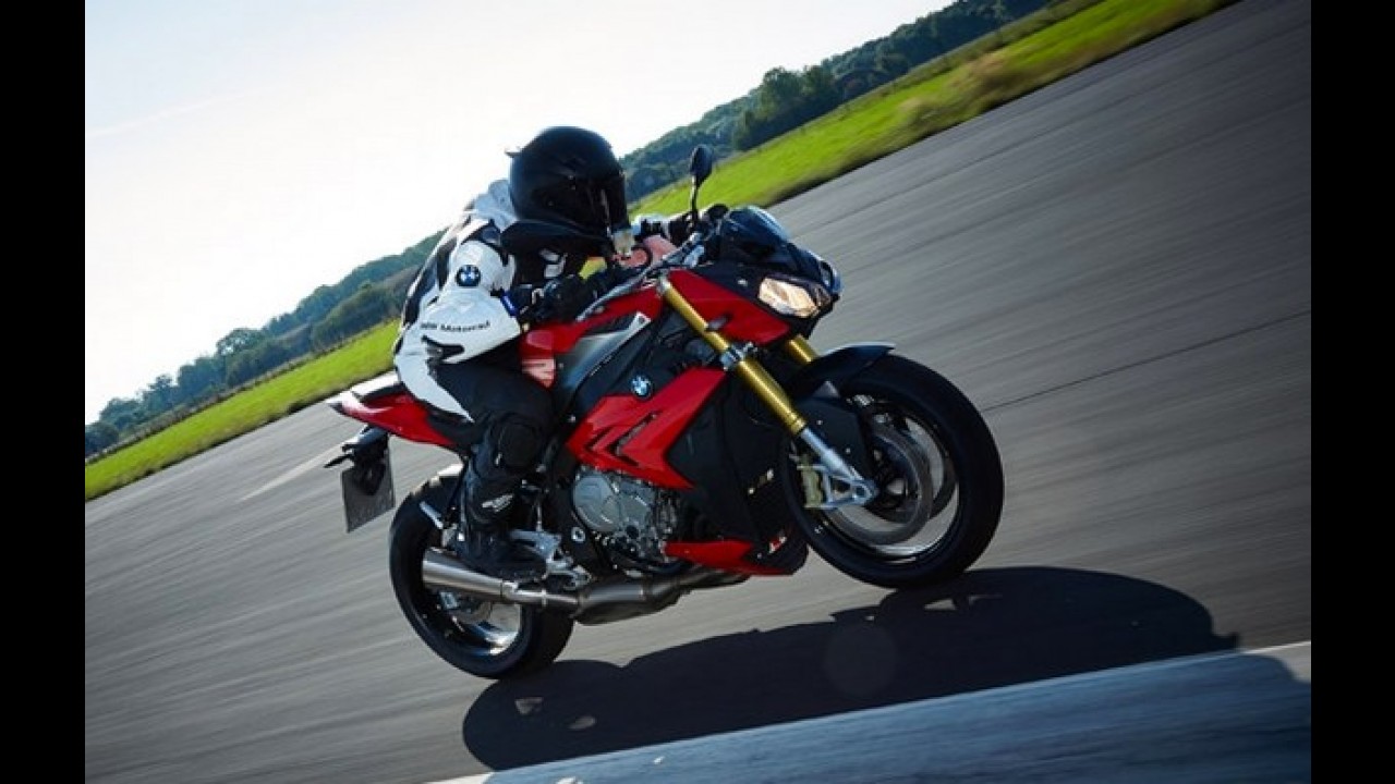 BMW S 1000 R 2014 é versão "pelada" da superesportiva RR