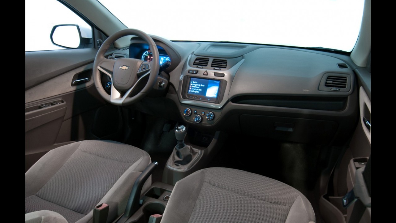 Chevrolet Cobalt 2014 ganha sistema MyLink nas versões LTZ