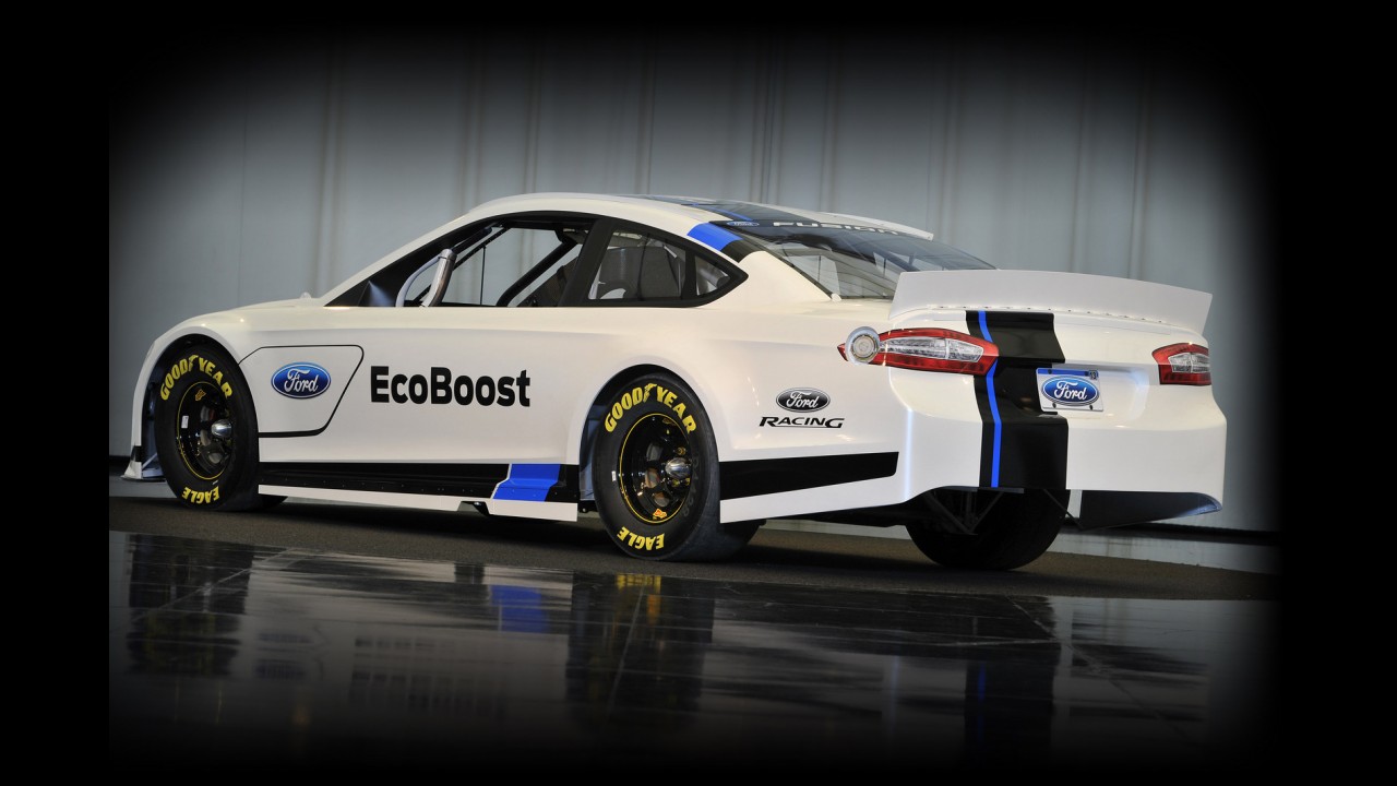 Novo Ford Fusion 2013 ganha versão NASCAR