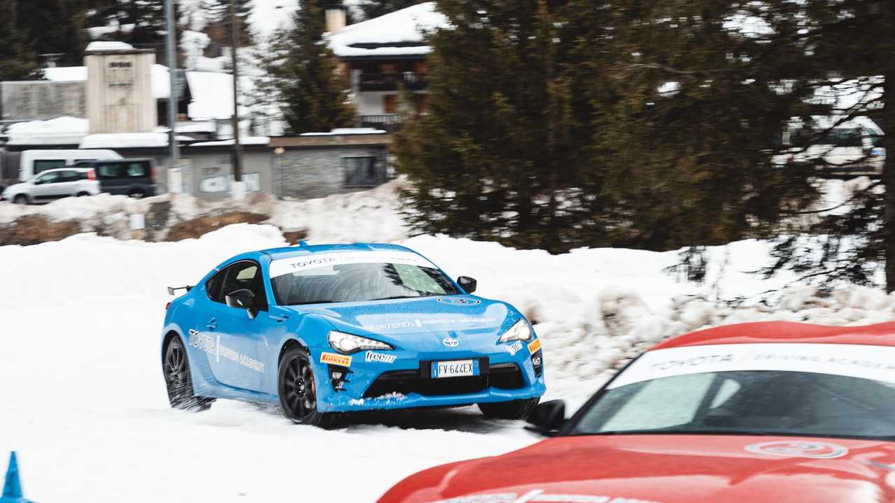 Toyota GR Supra e GT86, ecco cosa conta davvero… sul ghiaccio