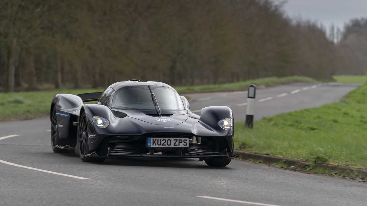 Aston Martin Valkyrie, pruebas en carretera abierta