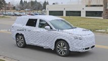 2020 Nissan Pathfinder'ın İlk Casus Fotoğrafları