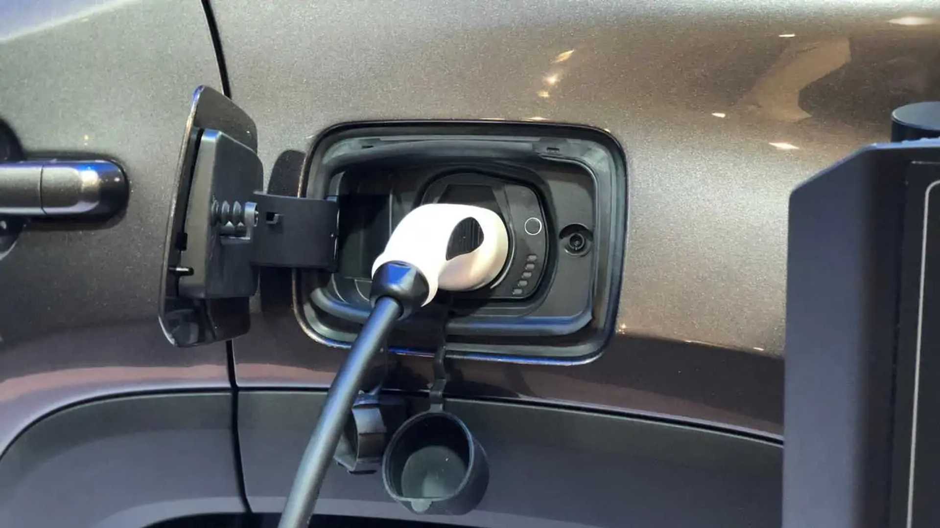 Jeep PHEVs At CES Live Image