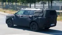 Hyundai Santa Fe (2024) als Erlkönig zeigt Lichtsignatur