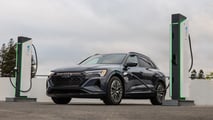 2024 Audi Q8 e-tron hızlı şarj Electrify America'da